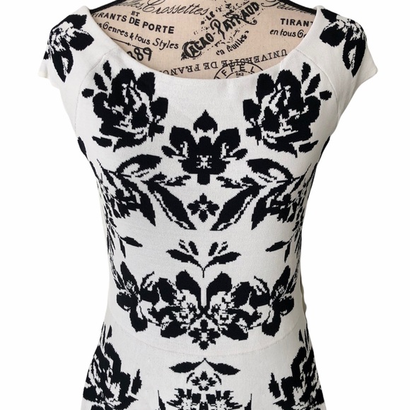 Eliza J Sweater Dress - Picture 5 of 17